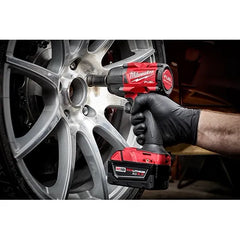 Llave de Impacto Medio Torque 1/2" Milwaukee M18 FUEL (Solo Herramienta)