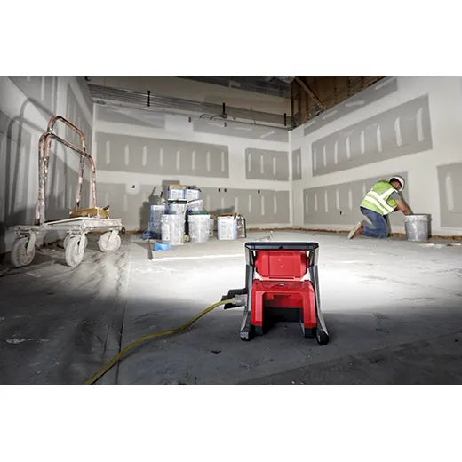 Foco de Iluminación Inalambrico Milwaukee M18 ROVER (Solo Equipo)