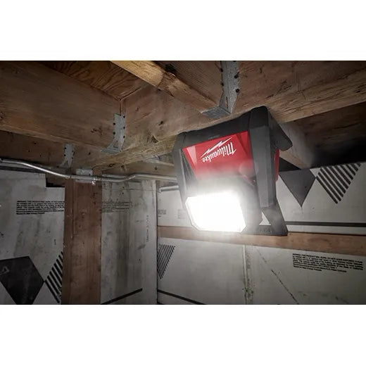Foco de Iluminación Inalambrico Milwaukee M18 ROVER (Solo Equipo)